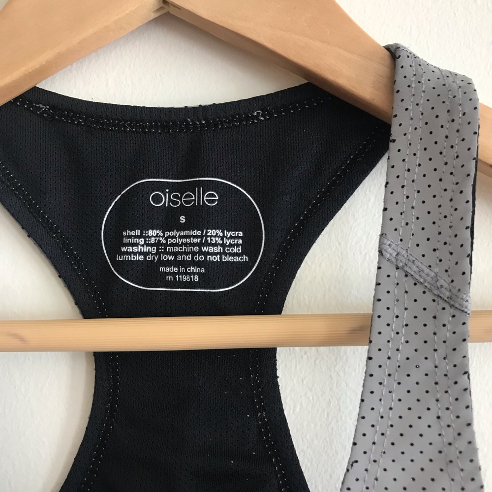 Oiselle Reflective Bra (Removeable Cups Included) - Picture 5 of 5